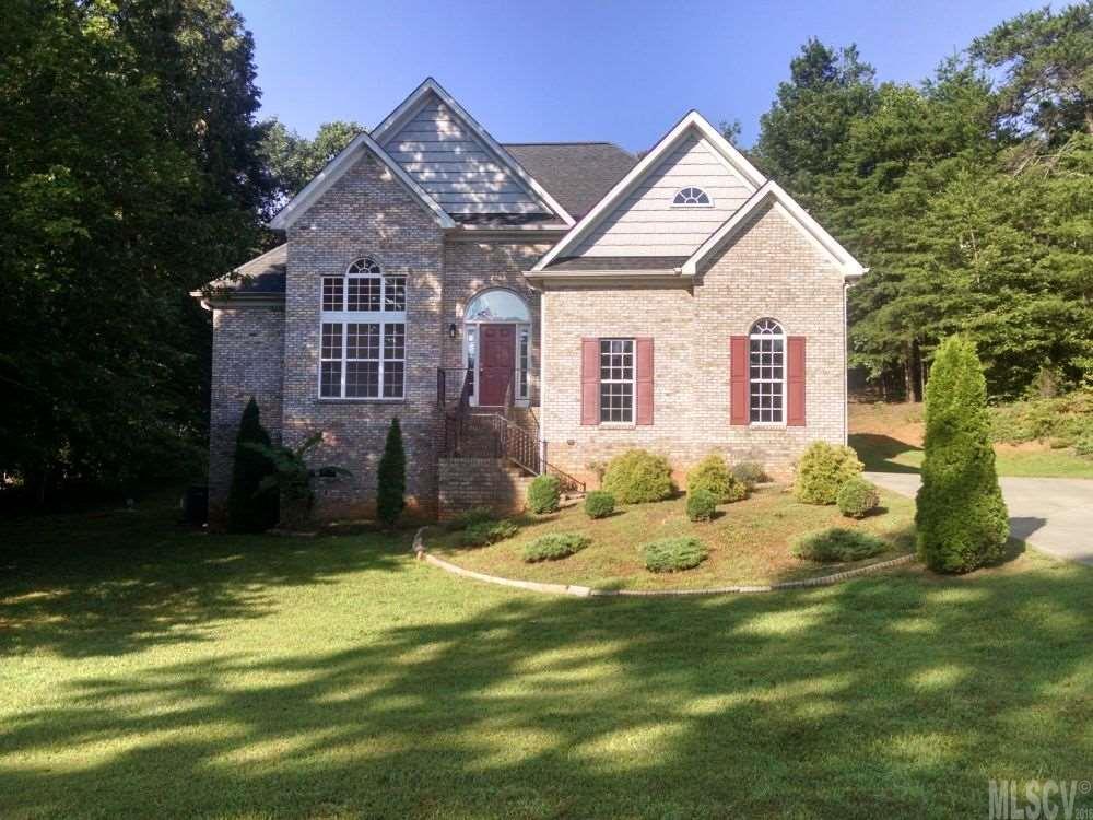 2033 Lynmore Dr., Sherrills Ford, NC 28673