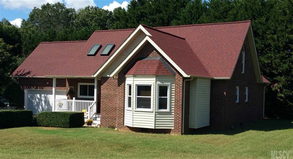 24 Sharon Valley Dr., Hickory, NC 28601