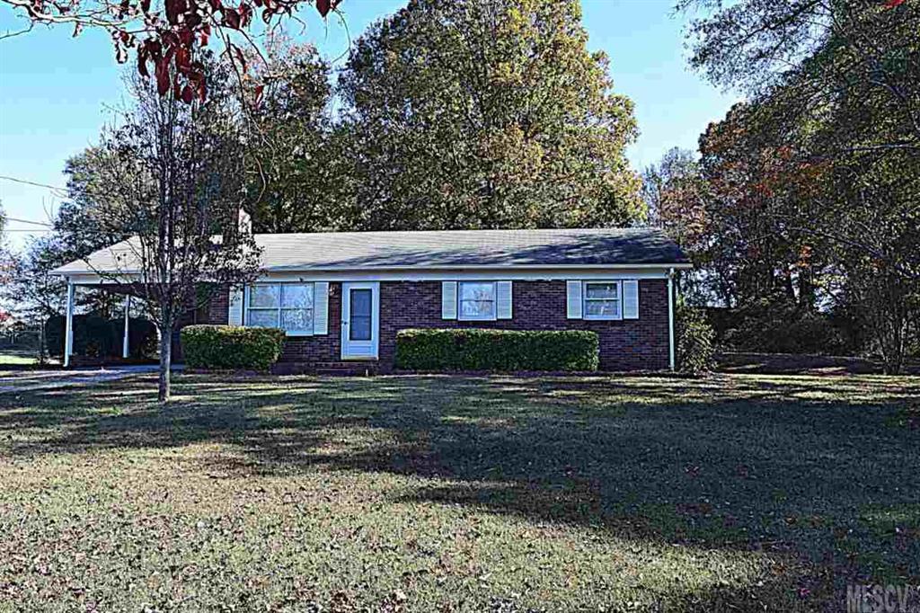 2033 Leeroy Johnson Ln., Lincolnton, NC 28092
