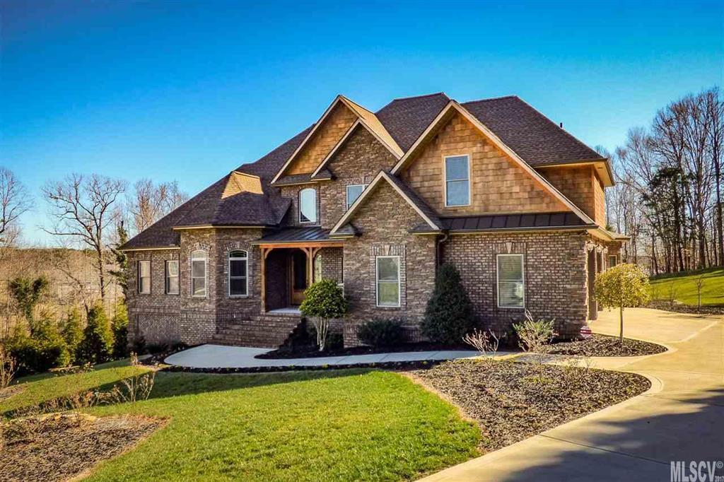 6388 Dwayne Starnes Dr., Hickory, NC 28602