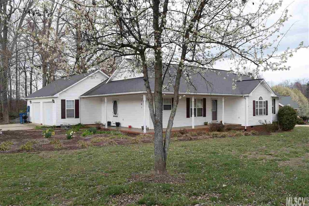 8265 Cedar Bark St., Hickory, NC 28602