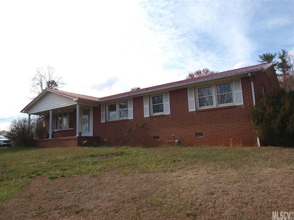 890 Cape Hickory Rd., Hickory, NC 28601
