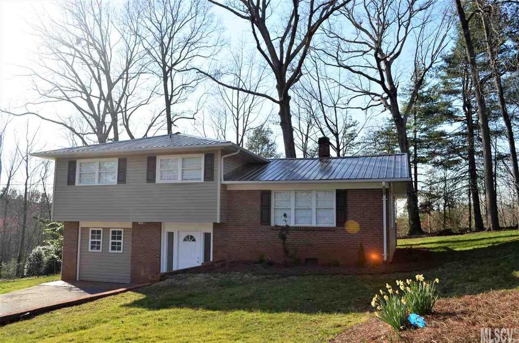 3843 Idlewood Acres Rd., Hickory, NC 28601