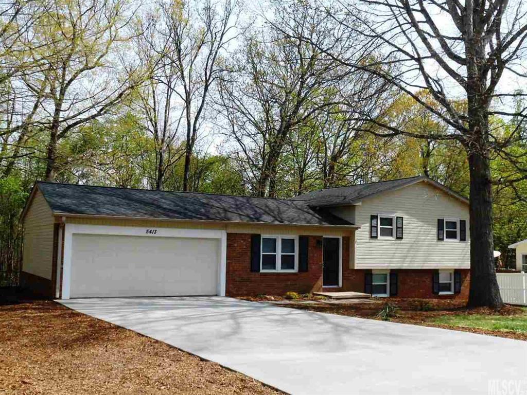 5413 Glenview Dr., Hickory, NC 28602