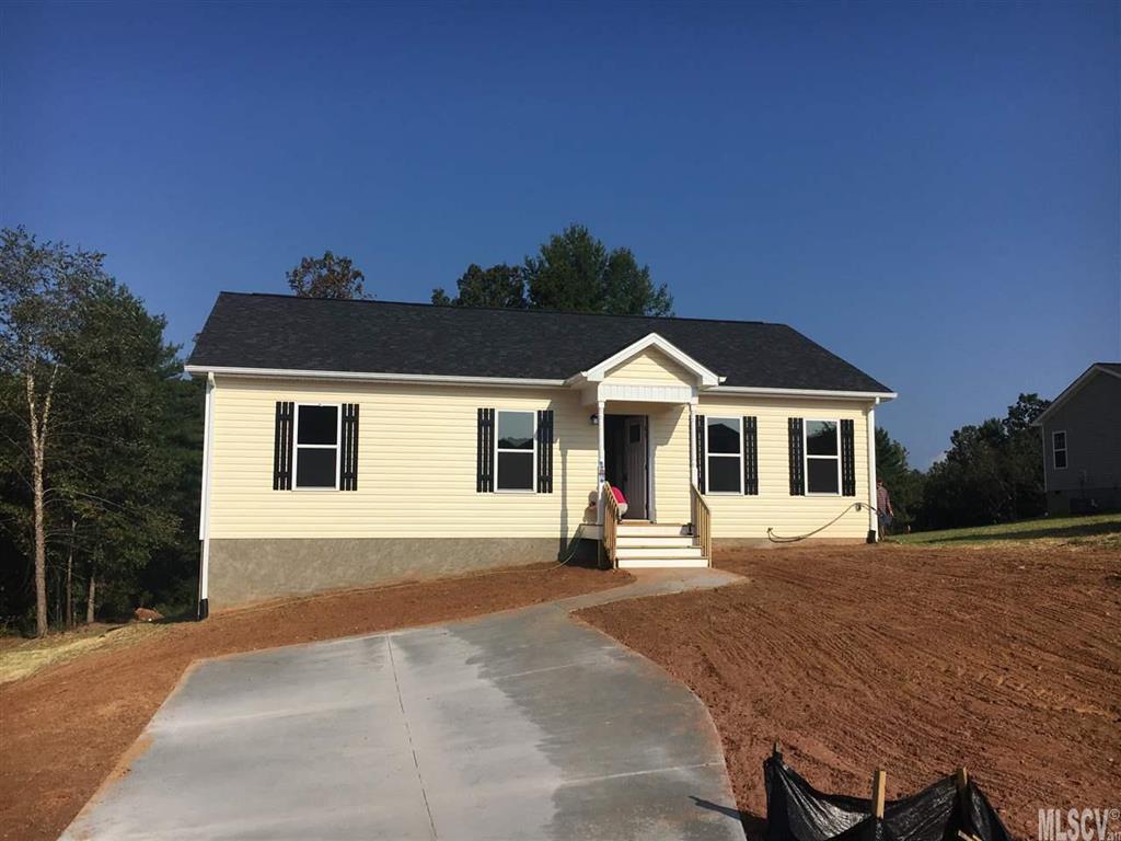 52 Restful Ln., Hickory, NC 28601