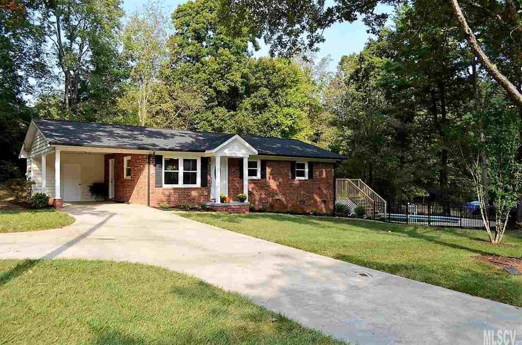 39 Erdell Ln., Hickory, NC 28601