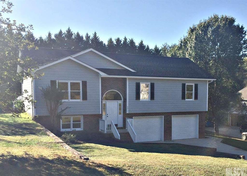 5011 Woodfield Dr., Hickory, NC 28602