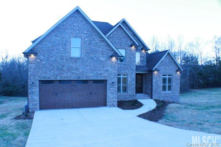 1421 Sweetbriar Ln., Hickory, NC 28602