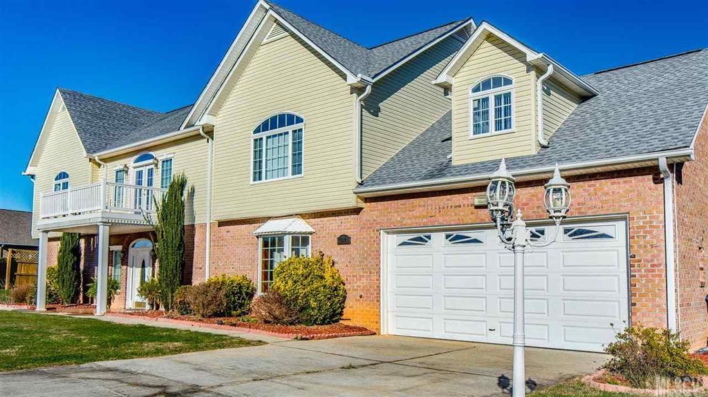 1360 Sweetbriar Ln., Hickory, NC 28602