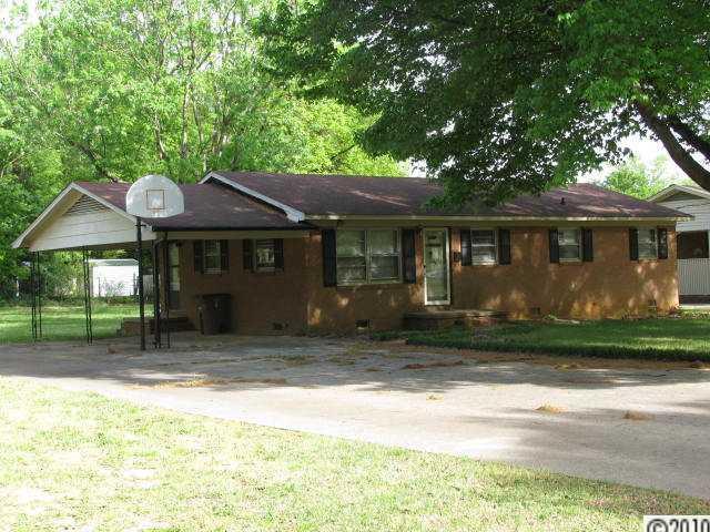 329 Woodside Dr., Shelby, NC 28150