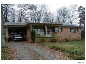 136 Bobbie Ln., Bessemer City, NC 28016