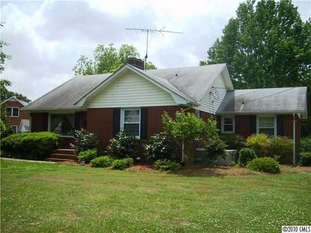 902 Circle Dr., Monroe, NC 28112