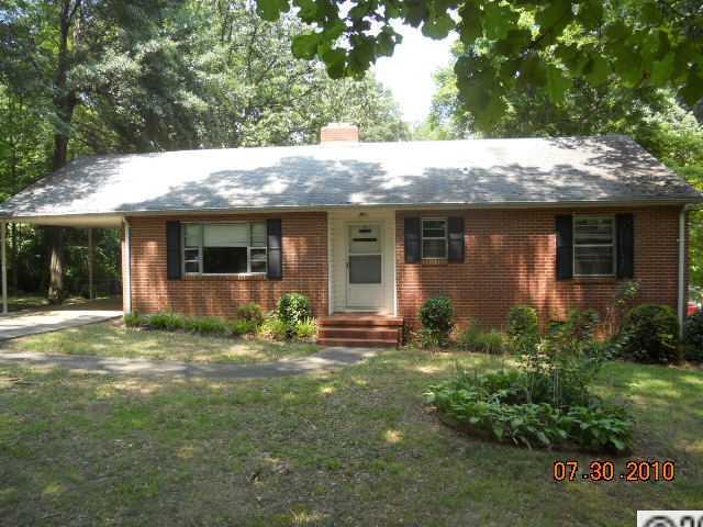 1620 Carolina Cir., Gastonia, NC 28054