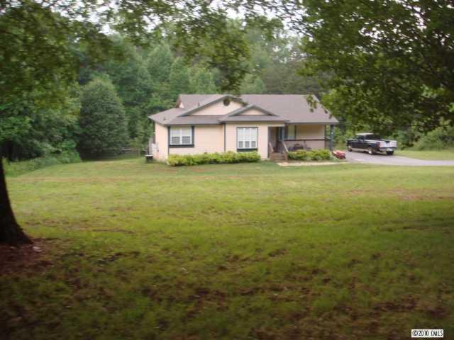 118 Rayfield Dr., Bessemer City, NC 28016