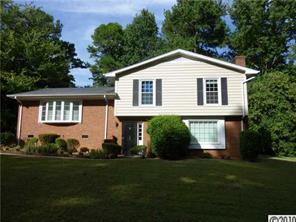 916 Lynbrook Dr., Charlotte, NC 28211