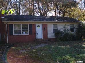 807 Lewiston Ave., Charlotte, NC 28208