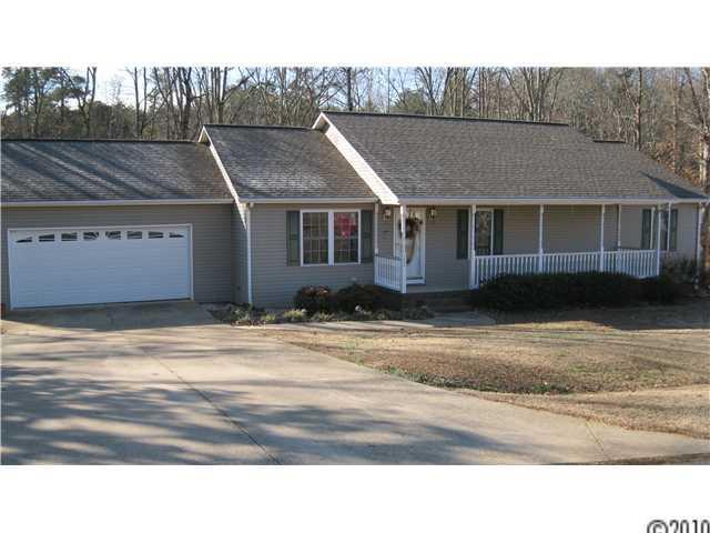 122 Lynn Hollow Dr., Statesville, NC 28677