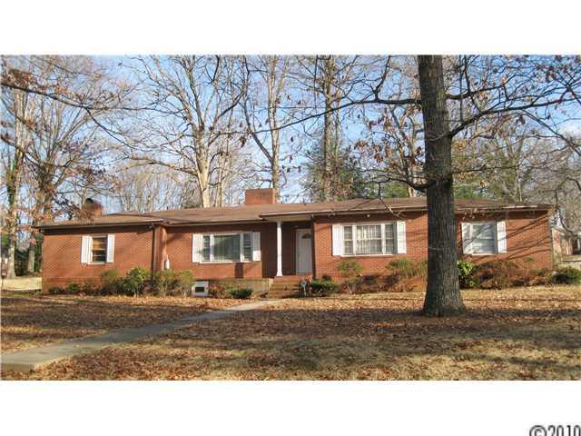 716 Pinewood Cir., Mooresville, NC 28115