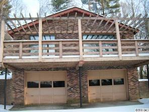 135 Circle View Dr., Hendersonville, NC 28792