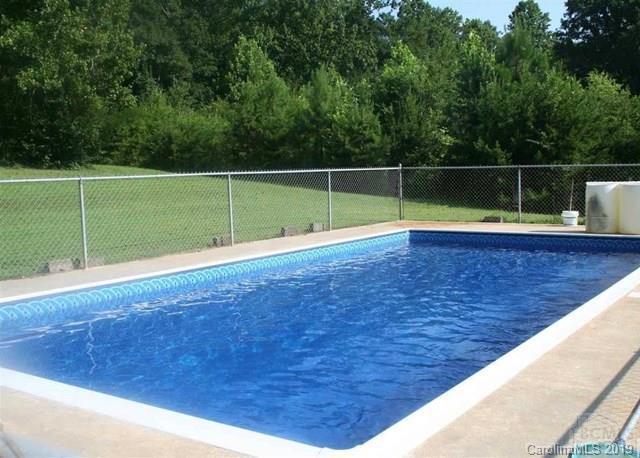 1098 Wagon Wheel Rd, Hickory, NC 28602