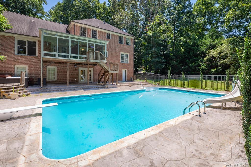 104 Heritage Lane, Morganton, NC 28655