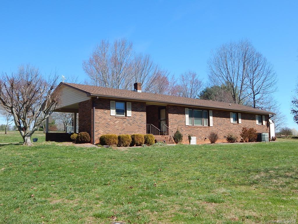 2565 Primrose Dr, Morganton, NC 28655