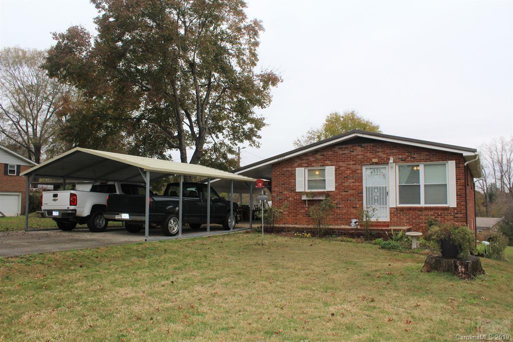 2240 15th Ave Sw, Hickory, NC 28602