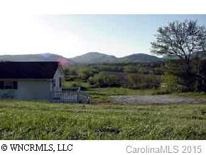 475 Golden Valley Dr., Hendersonville, NC 28792