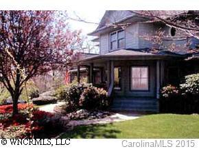 911 Sunlight Ridge Dr., Hendersonville, NC 28792