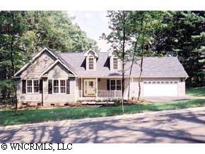 211 Colonel Holcombe Pl., Candler, NC 28715