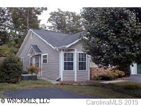 318 Laurel Park Pl., Hendersonville, NC 28792