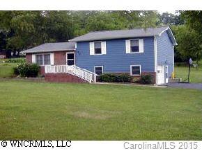 55 Nix Rd., Hendersonville, NC 28792