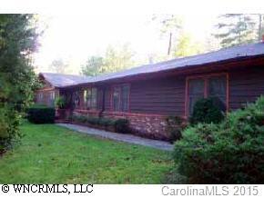 102 Prestwick Dr., Hendersonville, NC 28791