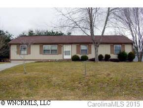 67 Silverleaf Dr., Hendersonville, NC 28739