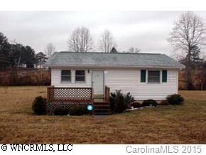 129 Holly Tree Cir., Hendersonville, NC 28792