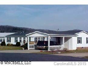 305 Forsythia Ct., Hendersonville, NC 28739