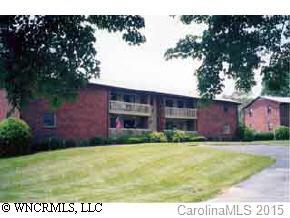 101 Oakwood Pl., Hendersonville, NC 28792