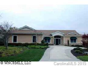 106 Hillcrest Dr., Weaverville, NC 28787