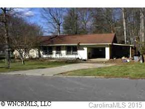 20 Springside Dr., Hendersonville, NC 28792