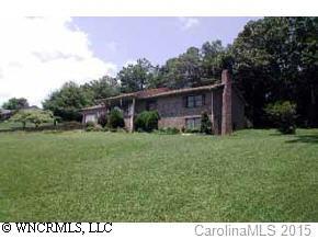 19 Golf View Dr., Etowah, NC 28729