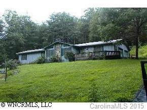145 Larchmont Dr., Hendersonville, NC 28791