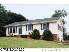 5 Fieldcrest Dr., Candler, NC 28715