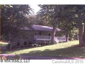 28 Country Ln., Candler, NC 28715