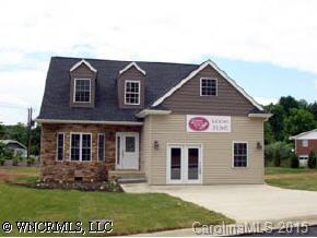 10 Woodcreek Circle, Swannanoa, NC 28778