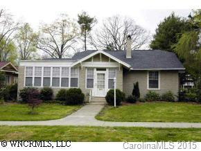 520 4th Avenue West, Hendersonville, NC 28739