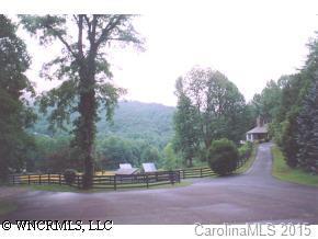 135 Blackberry Inn Rd., Weaverville, NC 28787