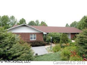 116 Pinewood Circle, Hendersonville, NC 28739
