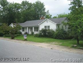 206 Ewbank Drive, Hendersonville, NC 28791