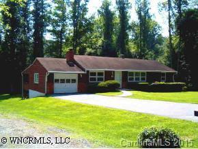 446 Primrose Ln., Hendersonville, NC 28739