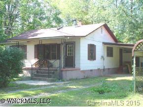 106 Brooks Ave., East Flat Rock, NC 28726